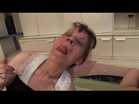 ❤️ Două bunicuțe și un bunic fac sex în trei ❤  at porn ro.com-full-porner.ru